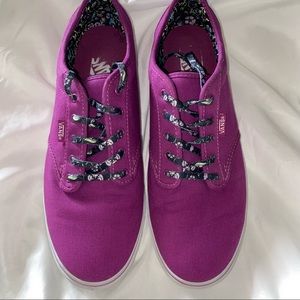 Womens Off the Wall lace up vans